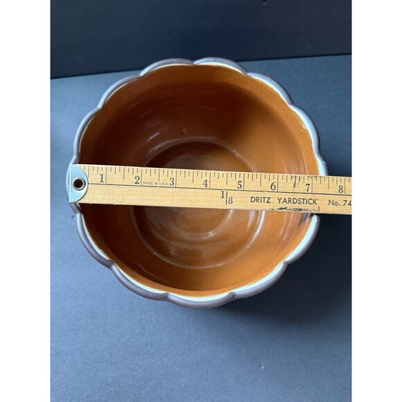 Vintage Stoneware Pottery Ruffle Bowl Brown Beige Glazed Scalloped Handcrafted - Picture 9 of 10